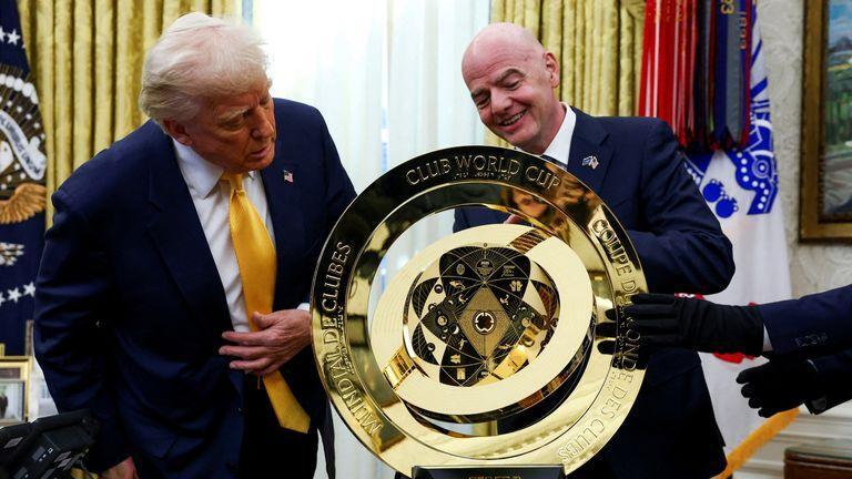 فوز الرئيس الامريكي دونالد ترامب بجائزة فيفا للسلام